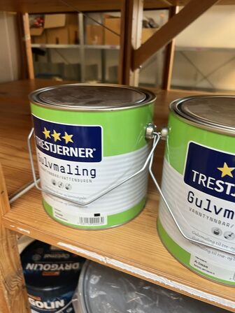 Parti JOTUN & GJØCO i forsk. baser m.v. (se billeder)