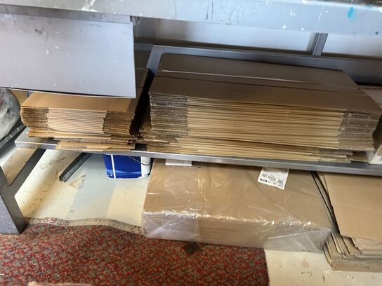 Filebænk inkl. indhold samt værktøjsvæg