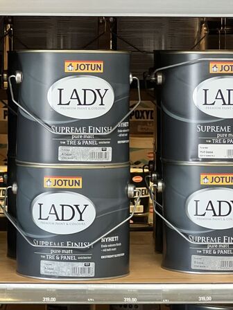 Alt JOTUN maling på fire reoler (se billeder)