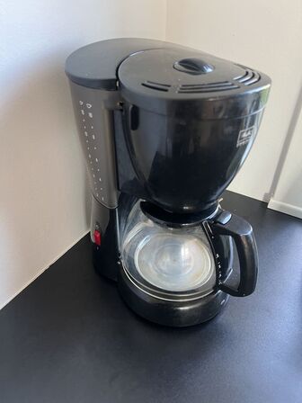 Køkkeninventar bl.a. BRAVILOR BONAMAT kande (se billeder)