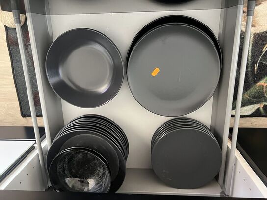 Køkkeninventar bl.a. BRAVILOR BONAMAT kande (se billeder)