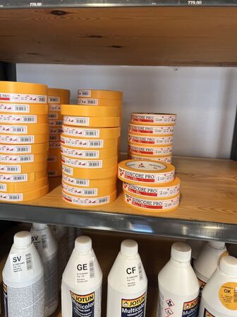 Salgsreol inkl. indhold - JOTUN m.v.