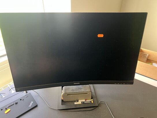 Elhæve/sænkebord inkl. IT udstyr samt skuffedarium