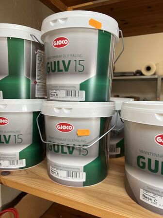 Parti JOTUN & GJØCO i forsk. baser m.v. (se billeder)