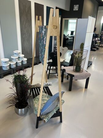 Bøjlestativ inkl. div. pynteartikler