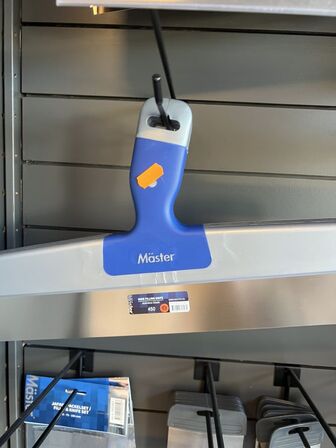 Indhold i reoler - Spartler, pensler m.v.