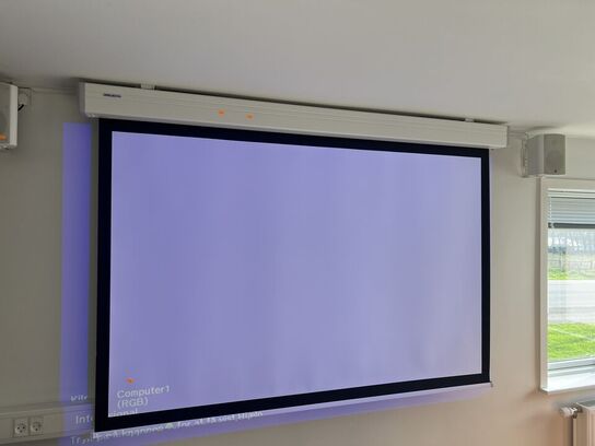 Projektor EPSON EB-96W inkl. PROJECTA ellærred og højttalere