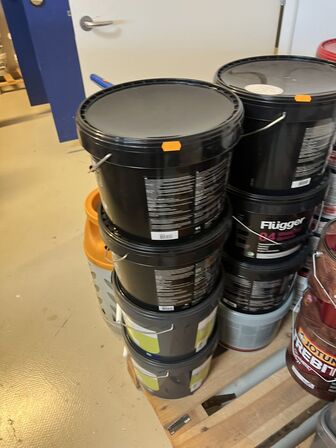 9 pll. maling. Udtaget fra biler. Kan være både uåbnet og åbnet.