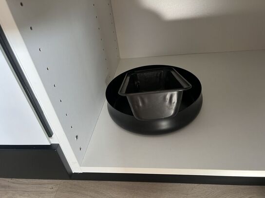 Køkkeninventar bl.a. BRAVILOR BONAMAT kande (se billeder)