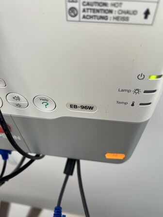 Projektor EPSON EB-96W inkl. PROJECTA ellærred og højttalere