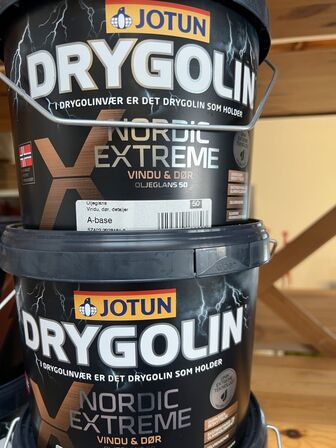 Parti JOTUN & GJØCO i forsk. baser m.v. (se billeder)