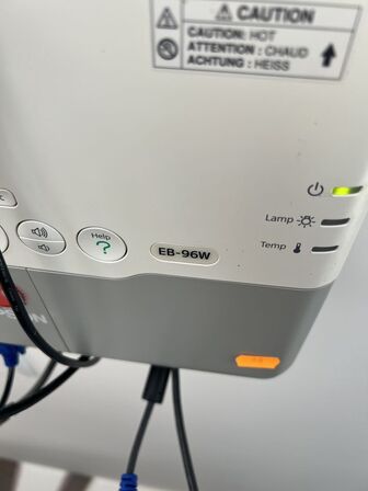 Projektor EPSON EB-96W inkl. PROJECTA ellærred og højttalere