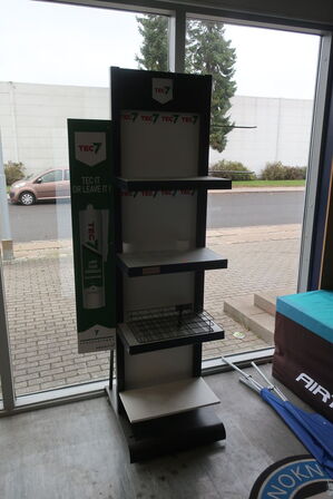 Butiksreoler samt podier 