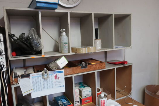 Pakkebord med indhold