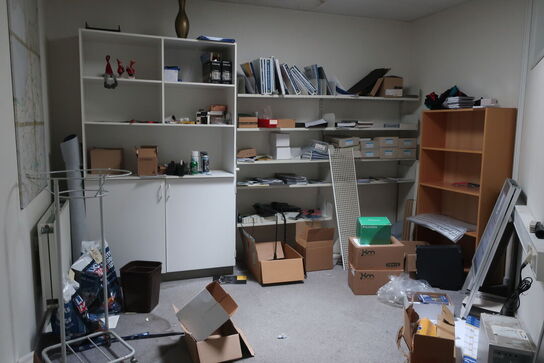 Indhold i rum (Læs beskrivelse)