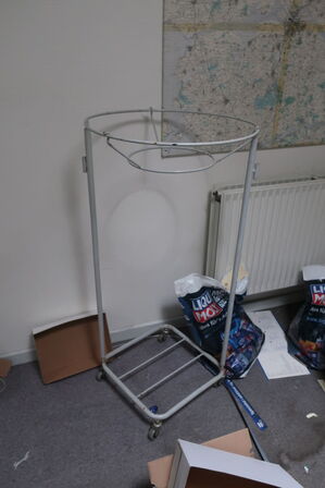 Indhold i rum (Læs beskrivelse)