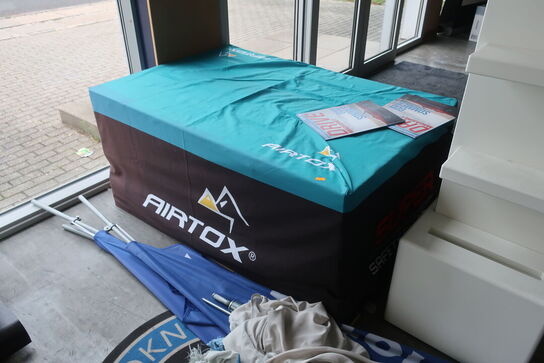 Butiksreoler samt podier 