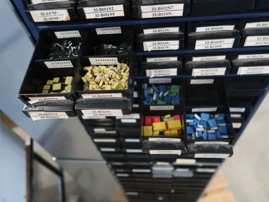 Drejetårn med små skuffer - inkl. Indhold af diverse elektronik komponenter