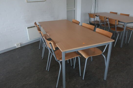 3 stk. mødeborde med 18 stk. stole