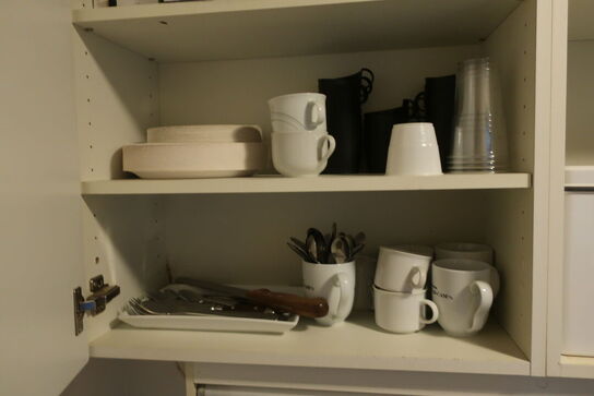 Kaffemaskine, elkedel, termokande, div. køkkenservice