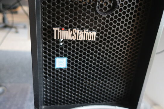 Computer LENOVO Thinkstation 