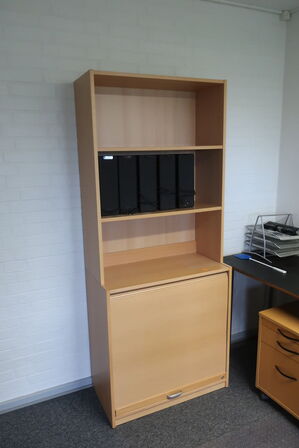El. hæve/sænke skrivebord uden indhold, kontorstol, skuffemodul m.m.