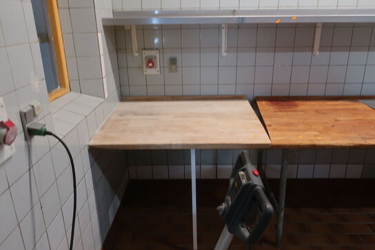 Arbejdsbord samt rustfri stålhylde