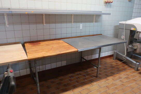 Arbejdsbord samt rustfri stålhylde
