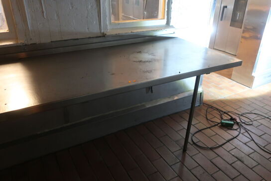 Rustfri stålbord med hylde