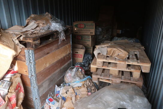 40" container nr. 4 med indhold