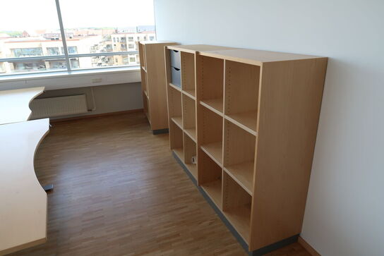 4 stk. el. hæve/sænke skrivebord EFG, skuffemoduler, reoler