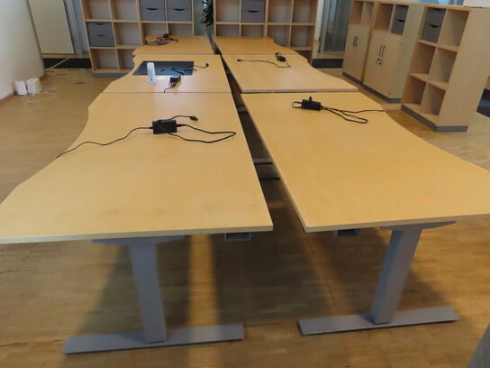 6 stk. el. hæve/sænke skrivebord EFG, reoler, skuffemoduler