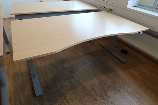 4 stk. el. hæve/sænke skrivebord EFG, reoler, skuffemoduler