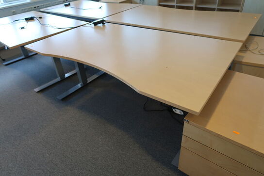 4 stk. el. hæve/sænke skrivebord EFG, reoler, skuffemoduler