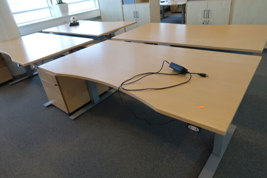 4 stk. el. hæve/sænke skrivebord EFG, reoler, skuffemoduler