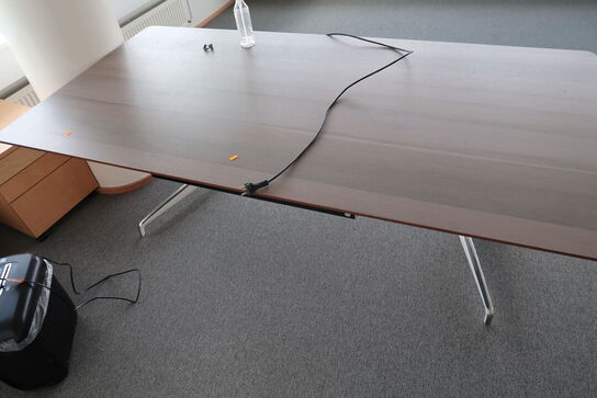 El. hæve/sænke skrivebord HOLMRIIS samt skab og skuffemodul