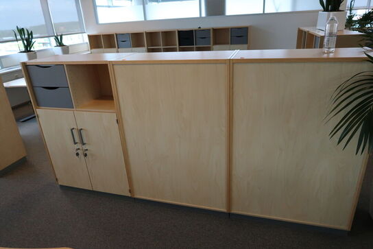 4 stk. el. hæve/sænke skrivebord EFG, reoler, skuffemoduler