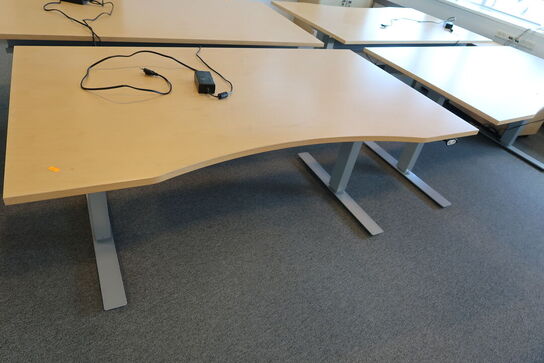 4 stk. el. hæve/sænke skrivebord EFG, reoler, skuffemoduler