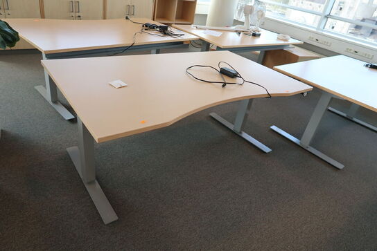 4 stk. el. hæve/sænke skrivebord EFG, reoler, skuffemoduler