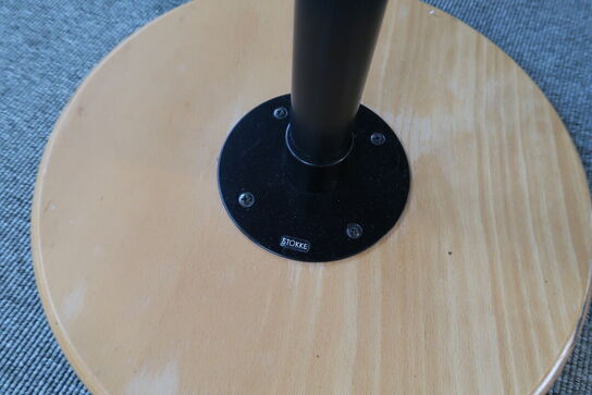 4 stk. el. hæve/sænke skrivebord EFG, reoler, skuffemoduler