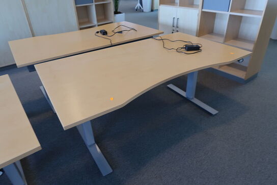 4 stk. el. hæve/sænke skrivebord EFG, reoler, skuffemoduler