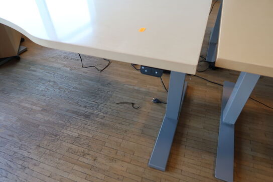 4 stk. el. hæve/sænke skrivebord EFG, skuffemoduler, reoler