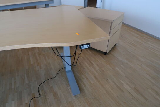 4 stk. el. hæve/sænke skrivebord EFG, skuffemoduler, reoler