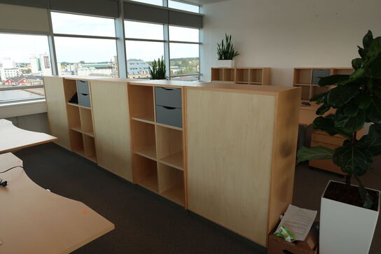 4 stk. el. hæve/sænke skrivebord EFG, reoler, skuffemoduler