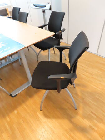 8 stk. mødestole HÅG H05 Comm 2 stk. mødeborde