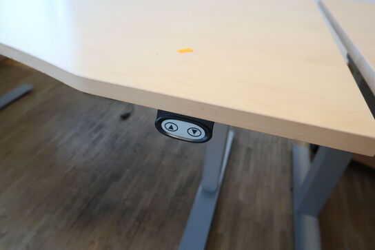 2 stk. el. hæve/sænke skriveborde EFG, reoler, skuffemoduler