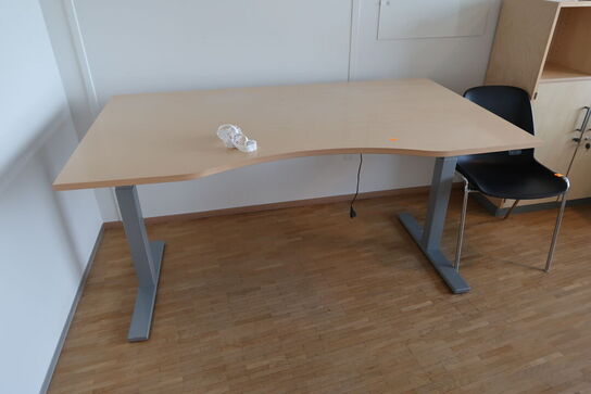 3 stk. el. hæve/sænke skrivebord EFG, skuffemoduler, reoler
