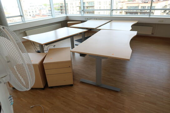 4 stk. el. hæve/sænke skrivebord EFG, skuffemoduler, reoler