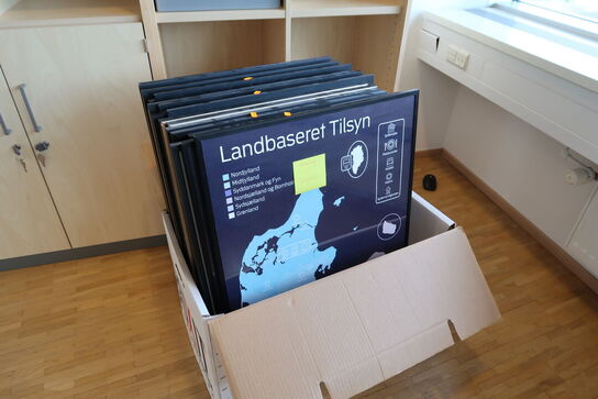 Flyttekasse med trærammer