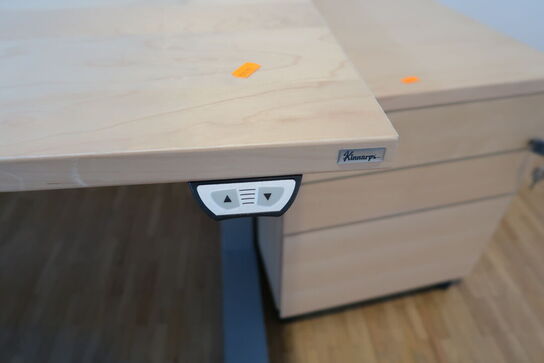 2 stk. el. hæve/sænke skriveborde EFG, KINNARPS, reoler, skuffemoduler